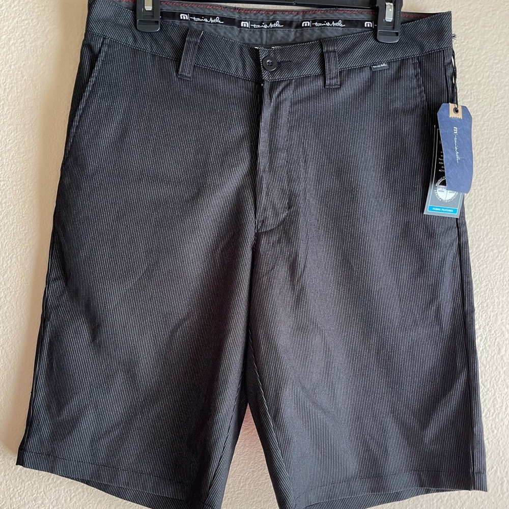 TravisMathew Men’s Shorts Size 32